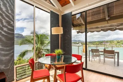 Image de Cottage face à l'océan privé surplombant la magnifique baie de Kalapaki
