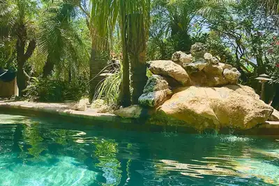 Image de Promotions D'Ete! Piscine Tropicale 8 Personnes, Bord De Mer Pour La PÊCHE, Option Bateau!