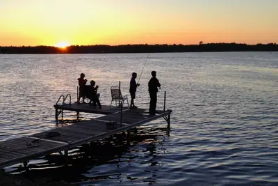 Image de #Sunset Beginnings on the TrentSevern with guesthouse