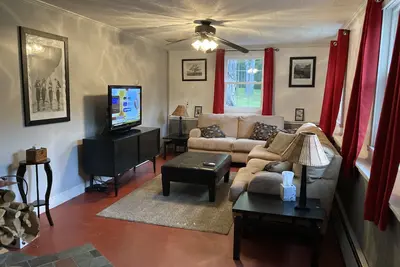 Image de À quelques minutes du cœur d'Ellicottville! Beau 4 chambres, 10 couchages.