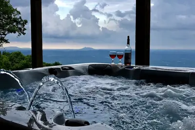 Image de Grande cabine imprenable avec vue imprenable sur le Piémont, Pilot Mountain