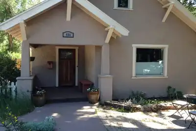 Image de Downtown Flagstaff Bungalow - 5 minutes à pied du centre-ville