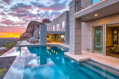 Image de Private Resort 8 ch avec salle de cinéma! Maison de 10 millions de dollars à Camelback