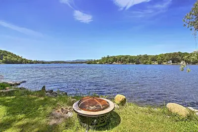 Image de Bord de l'eau Glen Lake Cottage w / Porche, Canoë & Kayak!