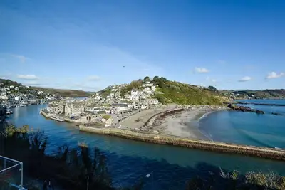 Image de Appartement Penthouse avec une vue imprenable sur Looe Bay et le port.