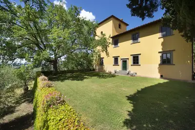 Image de Elégante villa à Impruneta sur les collines de Florence, avec piscine