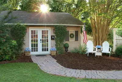 Image de * Nouveau * Bluebird Cottage au cœur du centre-ville historique de Franklin