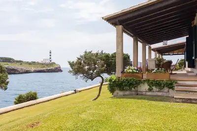 Image de Villa Nadal - Belle villa de luxe Ă Portocolom face Ă la mer
