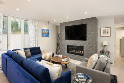 Image de Emplacement de choix, à pied de tout à Aspen! 2 pâtés de maisons à la télécabine
