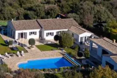 Image de Tres belle villa Ă Lorgues avec annexe pour 8 personnes.