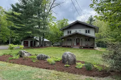 Image de Nouvellement rénové, All Season style chalet maison pour une famille ou un ami Recevez Loin