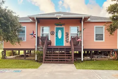 Image de ~ Un refuge côtier avec des levers de lune spectaculaires sur l'étang ~