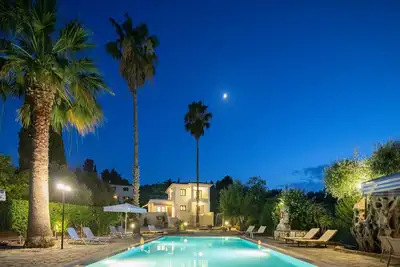 Image de Villa Lianolia: Piscine immense, A / C, WiFi, près de la plage