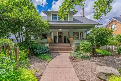 Image de La Perle: Old Portland Style Craftsman Accueil au coeur de Newberg