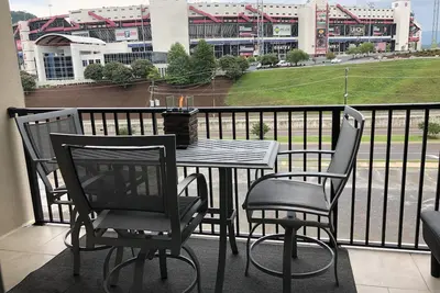 Image de Condo Ă quelques pas de Bristol Motor Speedway!