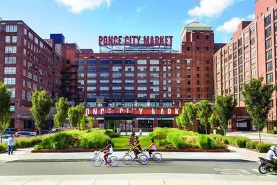 Image de Appartement Beltline au marché de Ponce City - Marchez vers tout! piscine, salle de gym, parking gratuit