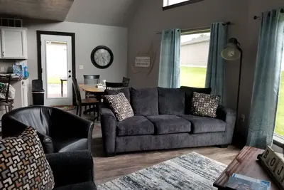 Image de Baisse des taux de chute dans la cabine spacieuse et ensoleillée! 6 billets gratuits pour le parc aquatique Bridges par jour