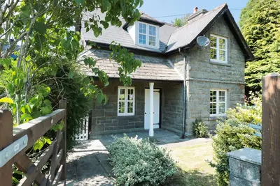 Image de School House, Puits De BÂTIR