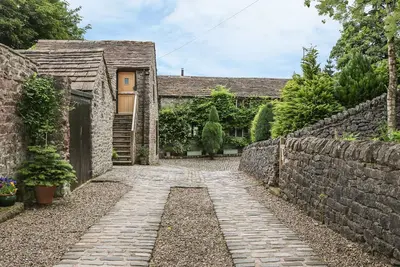 Image de Grange Cottage, animaux acceptés, avec un jardin à Peak Forest, Réf 985633