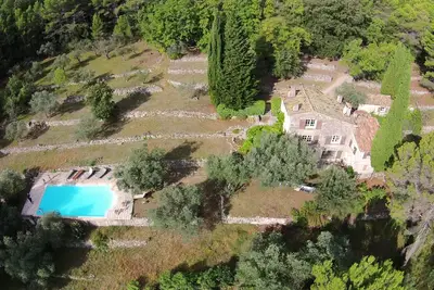 Image de Vieux mas en pierre avec piscine privée et vue spectaculaire, très paisible
