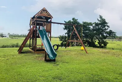 Image de Complexe familial privé au bord de l'eau avec quai, à pied de la plage. Pêcheur de rêve.