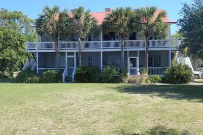Image de Condo Premium Sullivan's Island Beachfront!