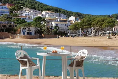 Image de Appartement lumineux sur la plage avec vue sur mer, pour se détendre en famille