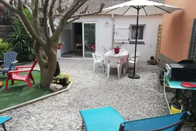 Image de Maison, jardin + parkings clos, 700m de la plage