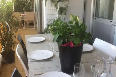 Image de 200m de la promenade des anglais, bel appartement avec grande terrasse.
