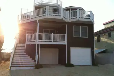 Image de Vues magnifiques sur l'océan et la baie - 3 ponts, 2 suites Mbr, 2 Lr, parc / aire de jeux