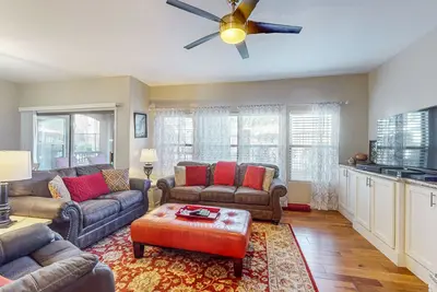 Image de Condo de luxe w / bain à remous partagé, piscine et tennis - à proximité du golf et plus!