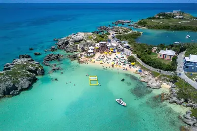 Image de Maison de plage moderne @ Tobacco Bay + Twizzy Charger