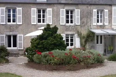 Image de Maison familiale à Regnéville-sur-Mer, jardin clos, plage à 2 km.