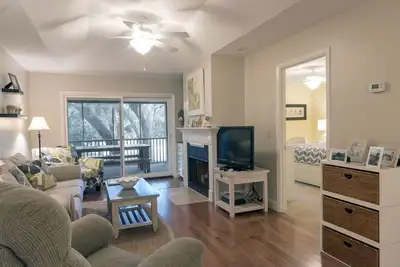 Image de Cottage adorable! Animaux acceptés! 3 Br / 2 Ba w / vues de golf! Profitez de toutes les commodités!