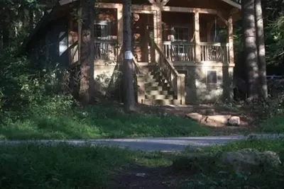 Image de Cabine unique au bord du lac avec accès exclusif au lac Logan et utilisation de deux bateaux