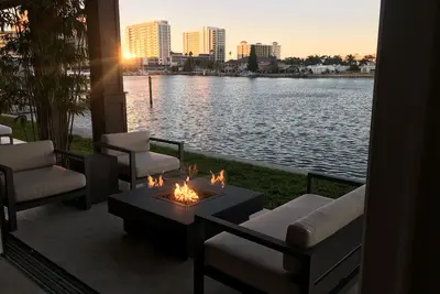 Image de Vues incroyables, Piscine / Spa, Quai privé, Pêche, Dauphins, À pied de la plage