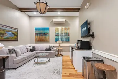 Image de The Marquee - On King & Market, \"Classement sur 10\"