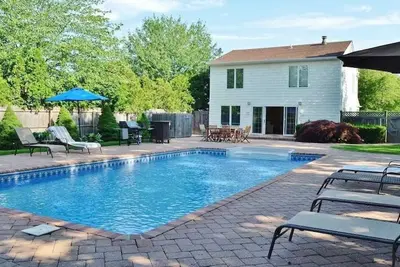 Image de Hamptons Beach House - À quelques pas de la ville, du vélo à la plage