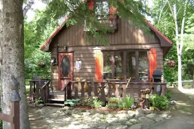 Image de Situé directement dans le village de St-Sauveur à 1 minute du Sommet-St-Sauveur!