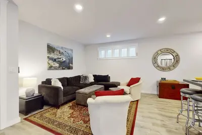 Image de Nouvelle Liste! Chalet confortable w / WiFi gratuit, espace extérieur et emplacement idéal
