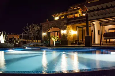 Image de Vue imprenable! Villa de luxe supplémentaire de 10%