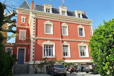 Grand appt hypercentre dans villa Biarritz à 300m de la Grande Plage