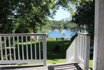 Image de Waterfront Cottage w / Dock sur le port de Bristol Sud