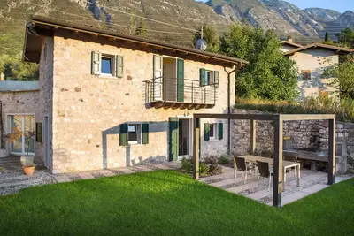 Image de Une villa accueillante et confortable sur le lac de Garde