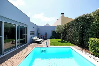 Image de Villa avec piscine privée et jardin - Praia do Meco - Wifi gratuit