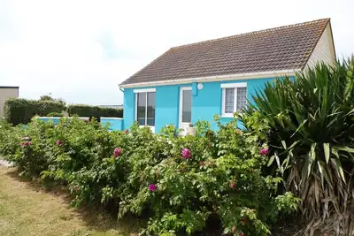 Image de adjacent a la plage, maisonnette, cote est du Cotentin,