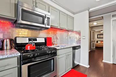 Image de Le palais gris de Marietta ~ Great Location!