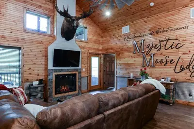 Image de Majestic Moose Lodge - Village de pont de pierre de classe mondiale