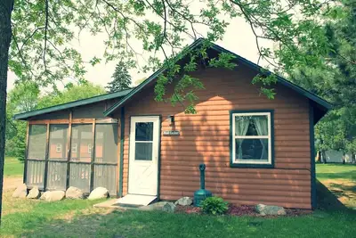Image de Red Cedar 2br Lakefront Cabin w / Private Launch & Dock