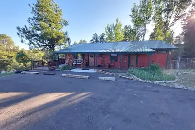 Image de Accès facile, espace de vie à un niveau, à 2 minutes des commerces et restaurants